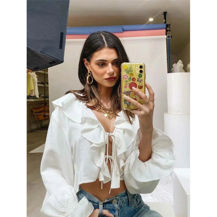 Chemise élégante en mousseline à volants et cravate