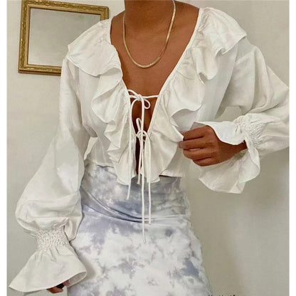 Chemise élégante en mousseline à volants et cravate